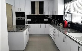4 Bedroom House in Tableview