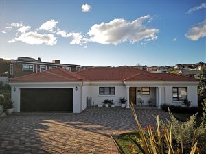 3 Bed House in Island View