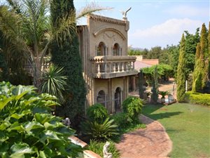 22 Bed House in Valtaki