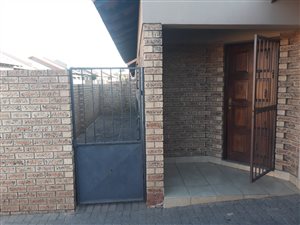 2 Bed Townhouse in Aerorand