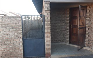 2 Bedroom Townhouse in Aerorand