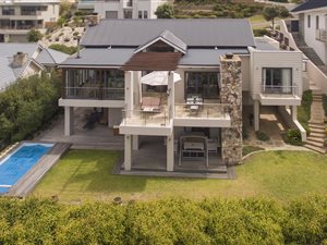 4 Bed House in Sandbaai