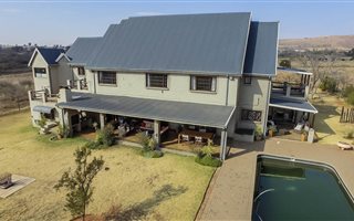 6 Bedroom House in Sterkfontein and surrounds