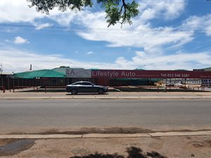 888 m² Retail Space in Pretoria North