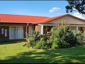 3 Bed House in Glencoe
