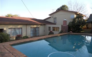 5 Bedroom House in Erasmia