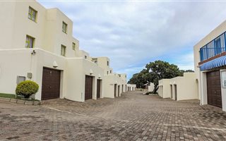 3 Bedroom Apartment in Uvongo
