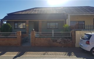 3 Bedroom House in West End