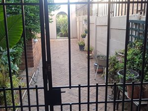 2 Bed House in Hazel Park
