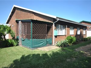 4 Bed House in Lennoxton