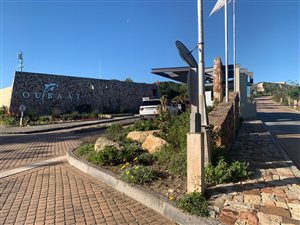 1250 m² Land available in Oubaai and surrounds