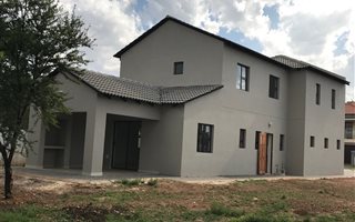 3 Bedroom House in Theresa Park