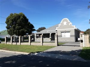 3 Bedroom House in Newton Park