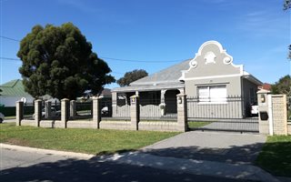 3 Bedroom House in Newton Park