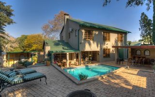 4 Bedroom House in Sundowner