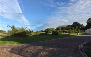 724 m² Land available in Kanonkop