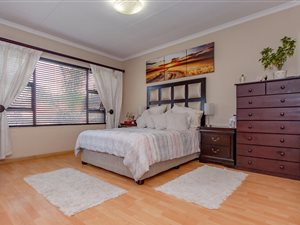3 Bed Townhouse in Bartlett