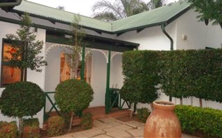 3 Bedroom House in Waterkloof Glen