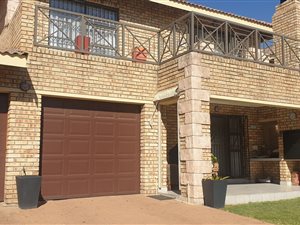 3 Bed Townhouse in Honeydew Manor