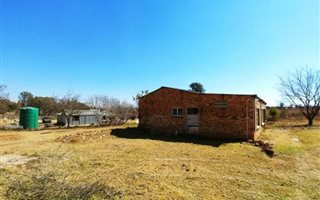 1.2 ha Land available in Rayton