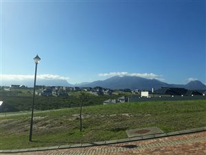 871 m² Land available in George Central