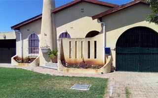 3 Bedroom House in Sunbird Park