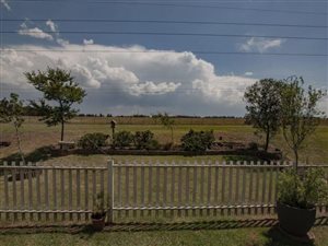 3 Bed Townhouse in Vanderbijlpark Central