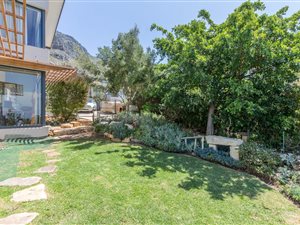 4 Bedroom House in Stonehurst Mountain Estate