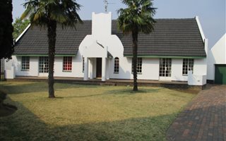 5 Bedroom House in Denneoord