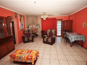 4 Bed House in Tuscany Glen