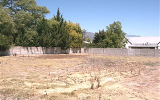 797 m² Land available in Porterville