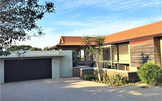 4 Bedroom House in Zimbali
