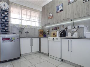 2 Bed Apartment in Impala Park