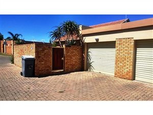 2 Bed Townhouse in Rooihuiskraal North