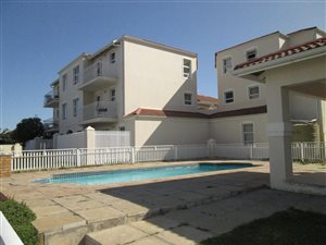 3 Bed Apartment in Gordons Bay Central