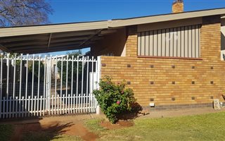 3 Bedroom House in Verwoerdpark