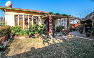 3 Bedroom House in Roodepoort North