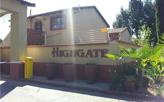 1 Bedroom Townhouse in Benoni AH