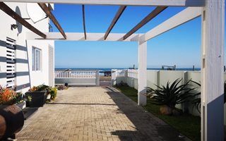 4 Bedroom House in Melkbosstrand