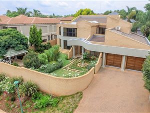 5 Bedroom House in Centurion Golf Estate