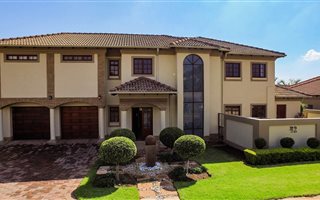 5 Bedroom House in Rose Acres Estate