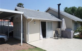 3 Bedroom House in Isandovale