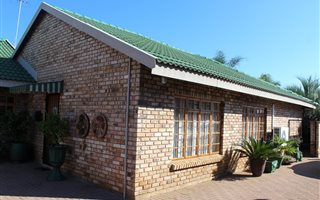 3 Bedroom Townhouse in Van Der Hoff Park