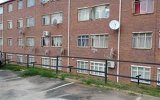 3 Bedroom Apartment in Laudium