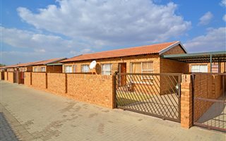2 Bedroom Townhouse in Finsbury