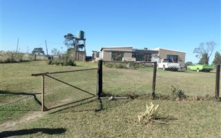 21.5 ha Farm in Beacon Bay