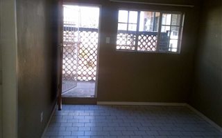 1 Bedroom Flat in Roodepoort Central