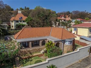 3 Bed House in Kensington