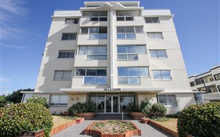 2 Bedroom Apartment in Mouille Point