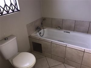 2 Bed House in Azaadville